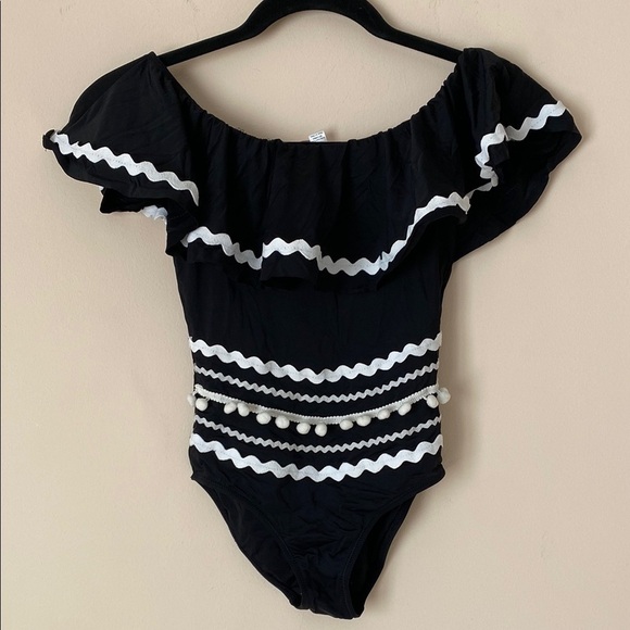 Stella Cove Black and White One Piece Swimsuit NWT - Picture 1 of 6